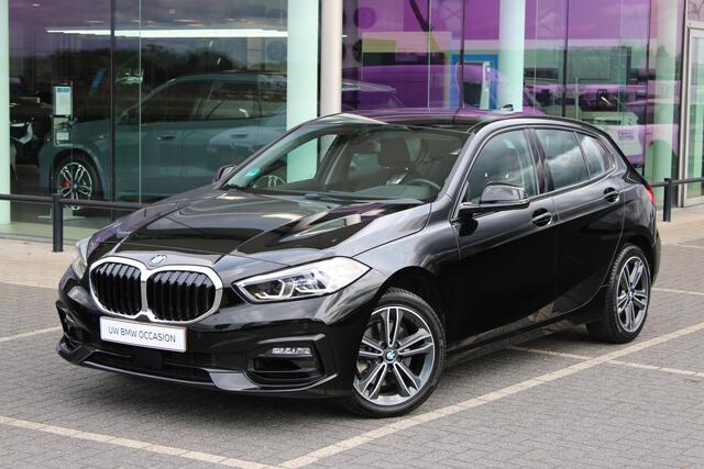 BMW 1-SERIE 118i climate controle / Parkeersensor voor en achter / Sportstoelen voor