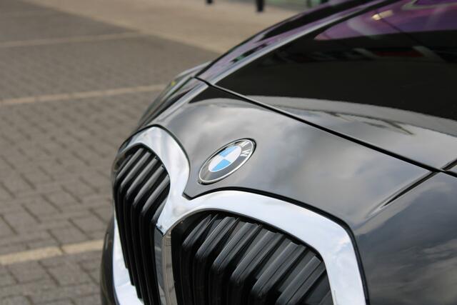 BMW 1-SERIE 118i climate controle / Parkeersensor voor en achter / Sportstoelen voor