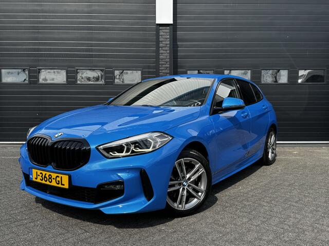BMW 1-SERIE 118i High Executive M-Sport Shadow Automaat | Navi | Cruise | Stoelverw. | PDC | ¤20.900,-
