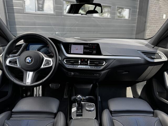 BMW 1-SERIE 118i High Executive M-Sport Shadow Automaat | Navi | Cruise | Stoelverw. | PDC | ¤20.900,-