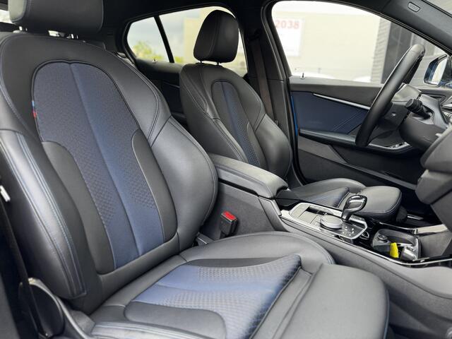 BMW 1-SERIE 118i High Executive M-Sport Shadow Automaat | Navi | Cruise | Stoelverw. | PDC | ¤20.900,-