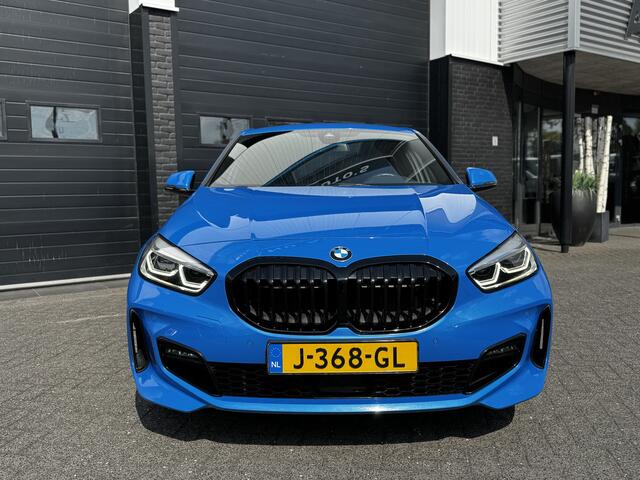 BMW 1-SERIE 118i High Executive M-Sport Shadow Automaat | Navi | Cruise | Stoelverw. | PDC | ¤20.900,-