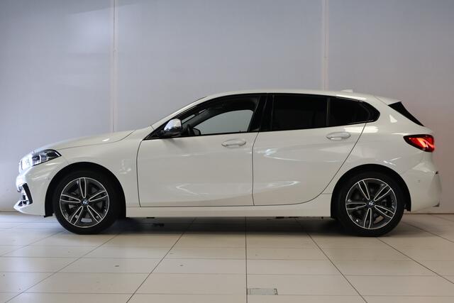 BMW 1-SERIE 118i | LED | Automaat | Clima | Camera |