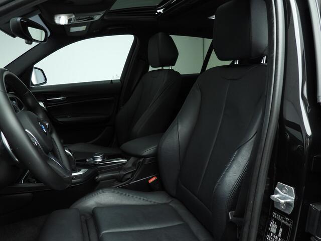 BMW 1-SERIE 5-deurs 120i | M-Sportpakket | LED | Leder | Navigatie | Schuifdak | Stoelverwarming | Keyles go | DAB | Hifi speakers | Alu 18 inch
