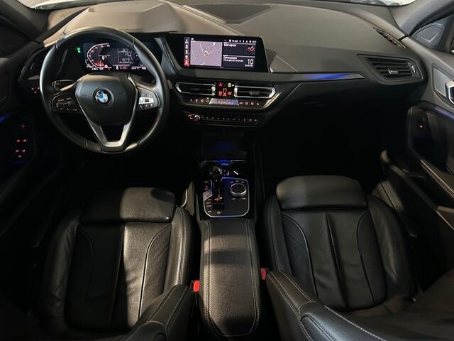 BMW 1-SERIE 118I HIGH EXEC l 1STE EIG l STOELVERW l CAMERA l NAVI l SFEERVERL l