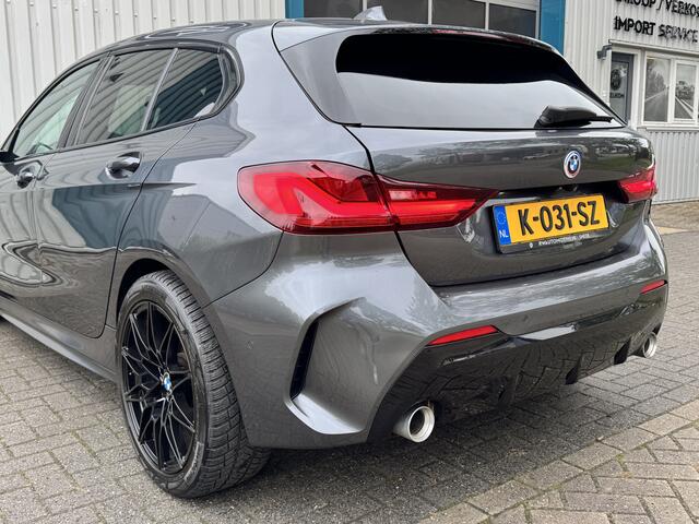 BMW 1-SERIE 118d M-Pakket / Virtual / Adaptive / Camera / Apple Carplay / Alcantara