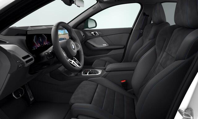 BMW 1-SERIE 120 High Executive | M Sportpakket Pro | Panoramadak | Innovation Pack | Iconic Glow