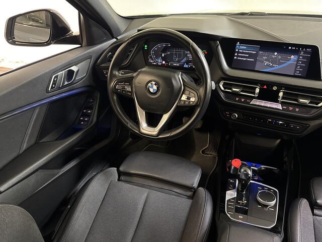 BMW 1-SERIE 118IA 140PK HIGH EXECUTIVE SPORT/NAVI/LED/CARPLAY