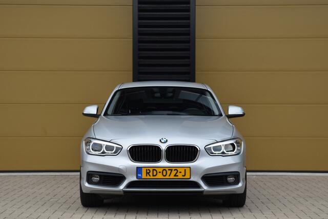 BMW 1-SERIE 120i High Executive * Sportstoelen * Trekhaak * LED * Dealeronderhouden *