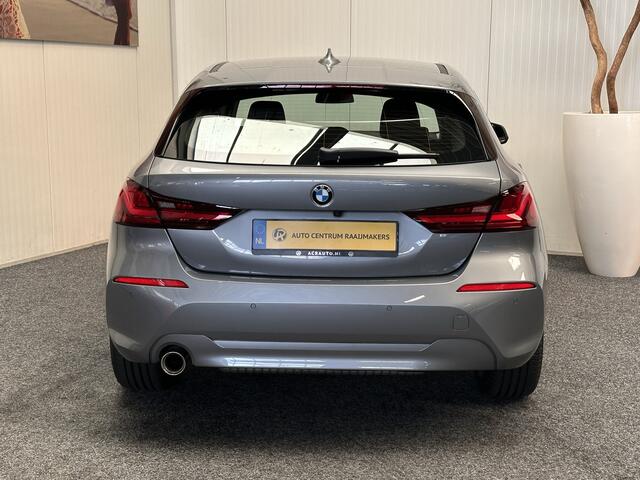 BMW 1-SERIE 116 NIEUWSTAAT !!! NAVIGATIE CRUISE CONTROL STOEL EN STUURVERWARMING APPLE CARPLAY/ANDROID ACHTERUITRIJCAMERA PDC ZEER MOOI !! 3010