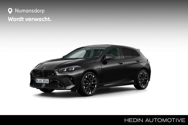 BMW 1-SERIE M135 xDrive | M-Sport Pro | 19'' | Panorama | Stuur + Stoelverw. | Harman/Kardon