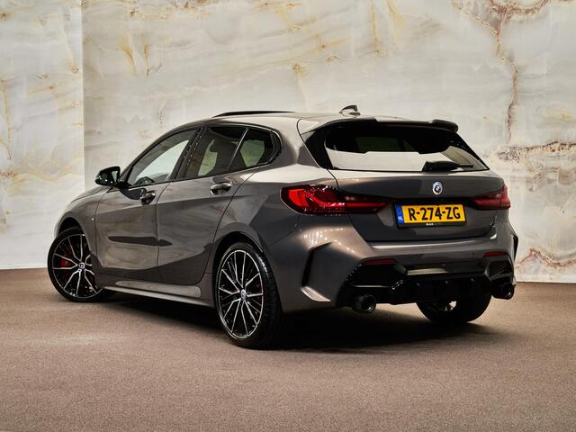 BMW 1-SERIE 118i M Sport Pro, NL-auto, Sonderlackierung, M stoel, 19", M135i optiek, pano, leder, privacy, dealeroh