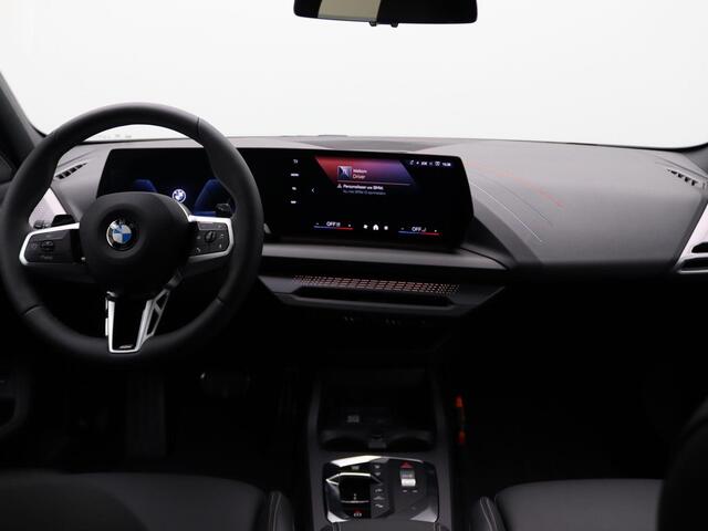 BMW 1-SERIE 120 M Sportpakket Pro | Premium Pack | Stuurwielrand Verwarmd | M Adaptief onderstel | Comfort Access | Panoramadak | Elektrisch Verstelbare Sportstoelen | Driving Assistant Plus | Harman Kardon | 18''