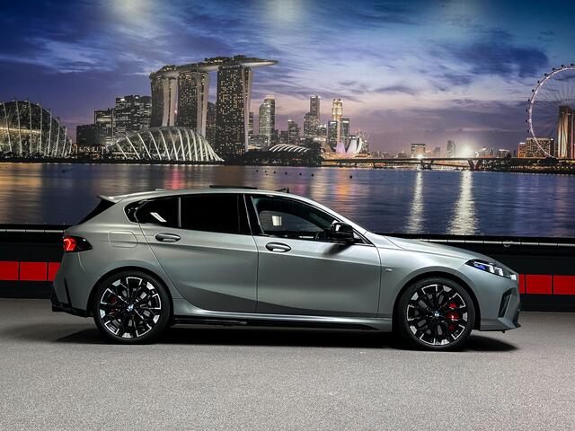 BMW 1-SERIE M135 xDrive Frozen|H/K|360|HUD|Panorama