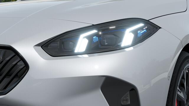 BMW 1-SERIE 120 M Sport Automaat / Panoramadak / Sportstoelen / Achteruitrijcamera / M Adaptief onderstel / Comfort Access / Adaptieve LED / Harman-Kardon / Stoelverwarming