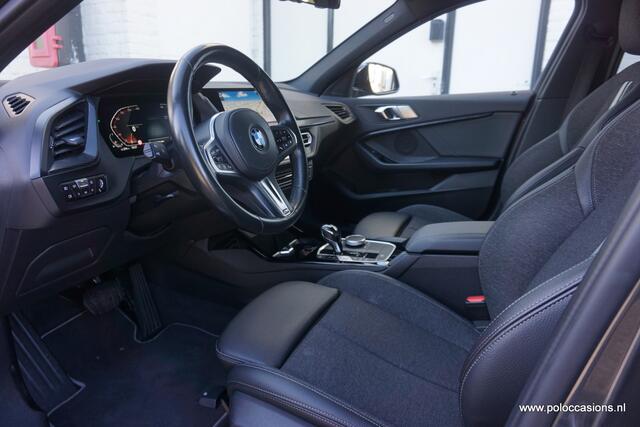 BMW 1-SERIE 118i Sportline | Automaat | Carplay | DAB+ |