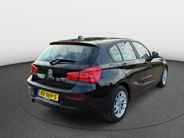 BMW 1-SERIE 118i Executive Aut [ Nav Pdc Cruise ]