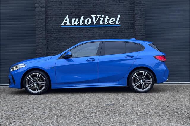 BMW 1-SERIE 118i M-sport | Stoel + Stuurverwarming | Camera | Adaptive Cruise | 2024