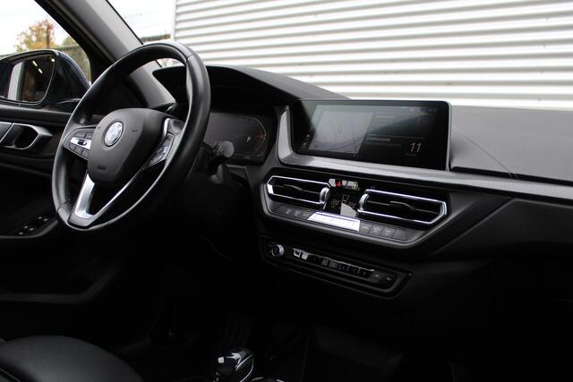 BMW 1-SERIE 118i Executive Edition | Cruise Control | Origin NL | Parkeersensoren | Navigatie
