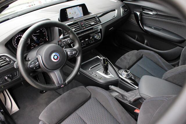 BMW 1-SERIE 118i M Sport Schuifdak | Camera | Driving Assistant Professional | Harman Kardon | LED | PDC | Comfort Access | ACC