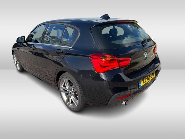 BMW 1-SERIE 118i High Exe. M Sport / Leder / Navigatie / Parkeerhulp V+A / 18'' / Sportstoelen / Stoelverwarming / DAB / Cruise Control
