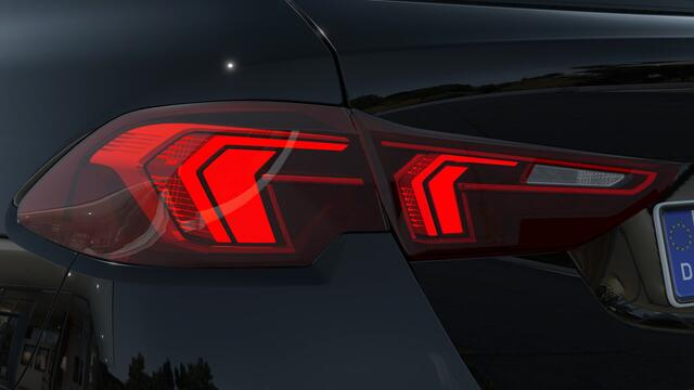 BMW 1-SERIE 120 M Sport Automaat / Sportstoelen / Achteruitrijcamera / M Adaptief onderstel / Comfort Access / Adaptieve LED / Stoelverwarming