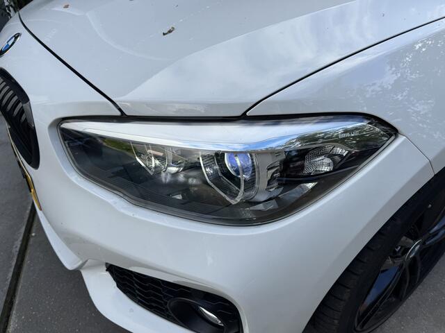 BMW 1-SERIE 118i 136pk Automaat Executive PDC Navigatie LED