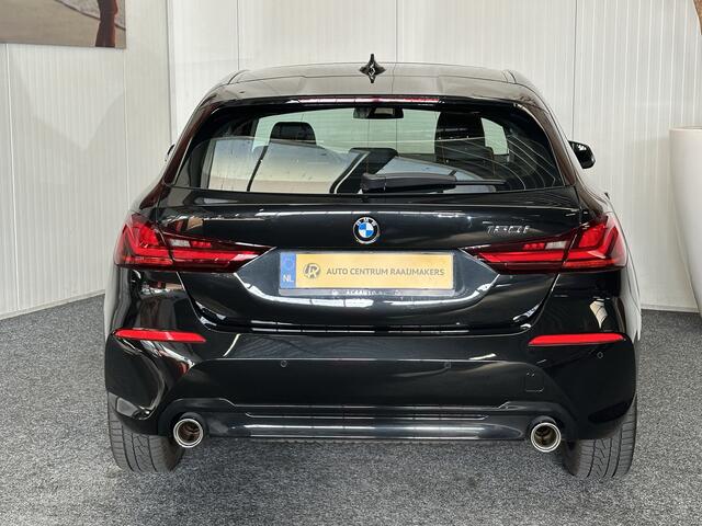 BMW 1-SERIE 120 M SPORT DESIGN EDITION NAVIGATIE CRUISE CONTROL STOEL EN STUURVERWARMING PANORAMA SCHUIF/KANTELDAK BLUETOOTH TELEFOON APPLE CARPLAY/ANDROID RIJSTROOKSENSOREN PDC ZEER MOOI !! 3010