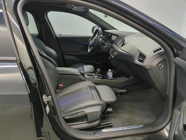 BMW 1-SERIE 118i | Panorama | Navi | Live Cockpit | Led |