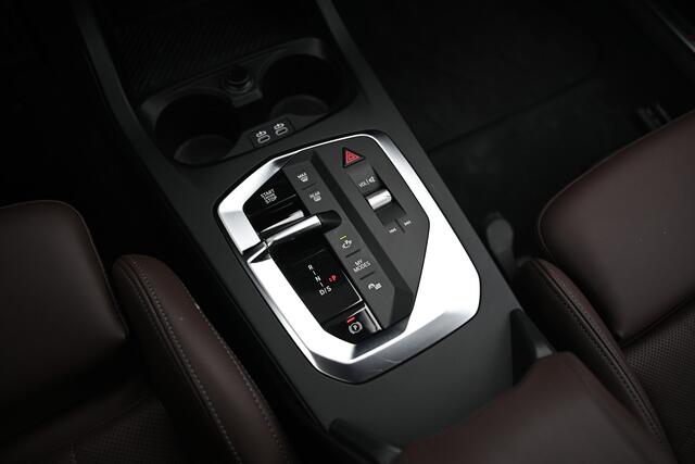 BMW 1-SERIE 120 M Sport Automaat / Sportstoelen / Achteruitrijcamera / M Adaptief onderstel / Adaptieve LED / Stoelverwarming