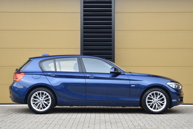 BMW 1-SERIE 120i High Executive * Sportstoelen * LED * Afneembare Trekhaak *