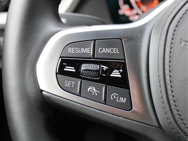 BMW 1-SERIE 118i Automaat 141PK Executive Edition Sport /NAVI/Camera/Lane assist/Sportstoelen/Half leder/17'LM/ACC/LED/Keyless/NAP! 1e eig!