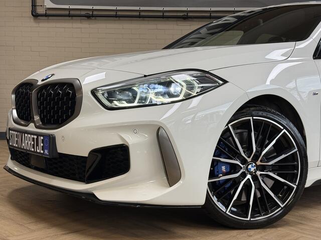 BMW 1-SERIE M135i xDrive High Executive Navi | 19" | Alcantara | Camera | PDC V+A |