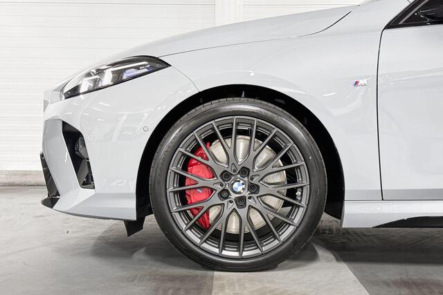 BMW 1-SERIE 120 | M-Sport Pro | Premium Pack | Driving Assistant | Harman/Kardon | Panoramadak | Comfort Access