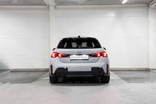 BMW 1-SERIE 120 | M-Sport Pro | Premium Pack | Driving Assistant | Harman/Kardon | Panoramadak | Comfort Access