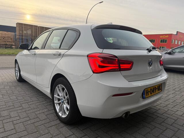 BMW 1-SERIE 116i Centennial High Executive | 1E EIGENAAR | 12MND GARANTIE | AIRCO | CRUISE | STOELVERWARMING | LMV |