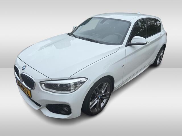 BMW 1-SERIE 118i M Sport / Leder / Navigatie / Parkeerhulp achter / 18'' / Stoelverwarming / Cruise Control