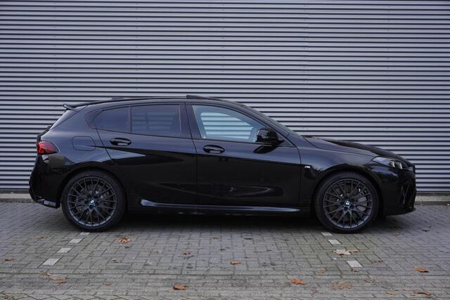 BMW 1-SERIE 5-deurs 120 M Sportpakket Pro | Panoramadak elektrisch | Driving Assistant | Head-Up Display | Adaptief M-onderstel