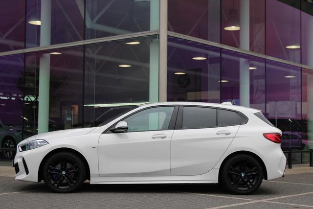 BMW 1-SERIE 118i M Sport Automaat / Sportstoelen / LED / M Sportonderstel / Live Cockpit Professional / Cruise Control / PDC