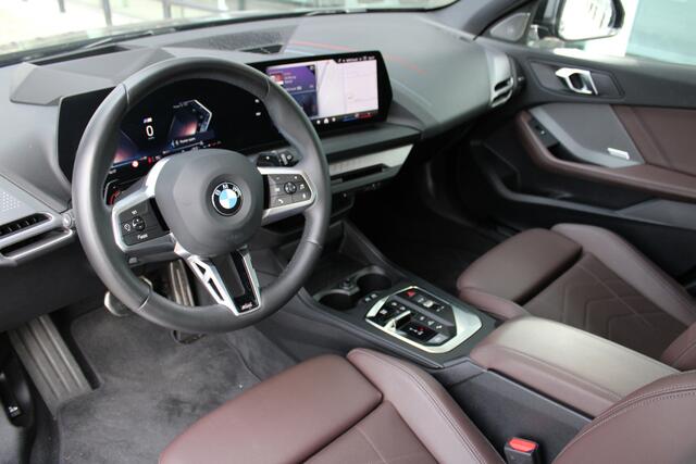 BMW 1-SERIE 120 M Sport Automaat / Sportstoelen / M Adaptief onderstel / Comfort Access / Adaptieve LED / Parking Assistant Plus / Head-Up / Harman-Kardon