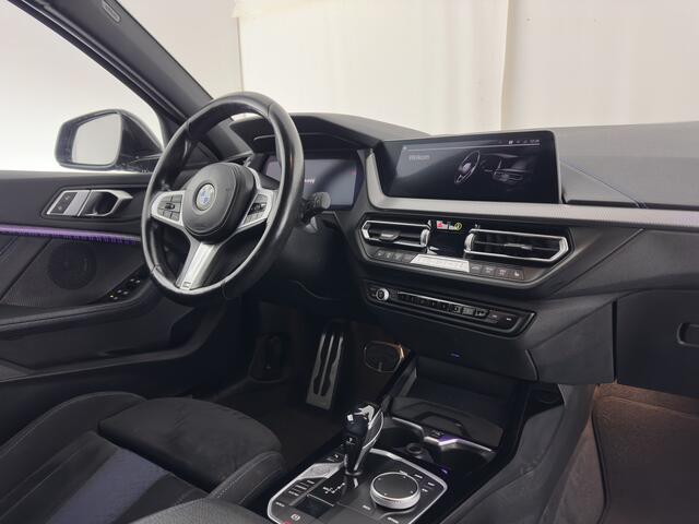 BMW 1-SERIE M135i xDrive High Executive Aut. *HEAD-UP | FULL-LED | HEATED-SPORTSEATS | SHIFT-PADDLES | DIGI-COCKPIT | NAVI-FULLMAP | DAB+ | PRIVACY-GLASS | AMBIENT-LIGHT | 19''ALU*