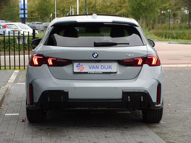 BMW 1-SERIE 120 M Sportpakket Pro. Afn.Trekhaak Pano.Dak Drive ass. Parkeer Hulp Premium Pack Ada.Led 18" LM Velgen