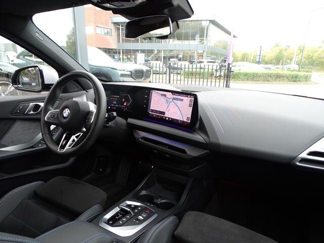 BMW 1-SERIE 120 M Sportpakket Pro. Afn.Trekhaak Pano.Dak Drive ass. Parkeer Hulp Premium Pack Ada.Led 18" LM Velgen