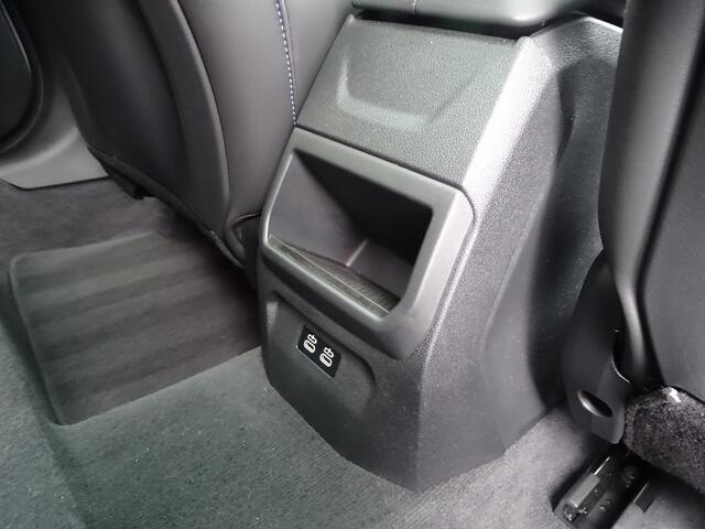 BMW 1-SERIE 120 M Sportpakket Pro. Afn.Trekhaak Pano.Dak Drive ass. Parkeer Hulp Premium Pack Ada.Led 18" LM Velgen