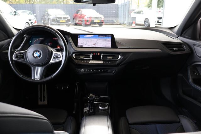 BMW 1-SERIE 118i Executive Edition | M Sportpakket | Parking Pack | Apple Carplay