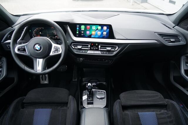 BMW 1-SERIE 118i M-Sport Plus + KUIPSTOELEN / CAMERA / SFEERVERLICHTING