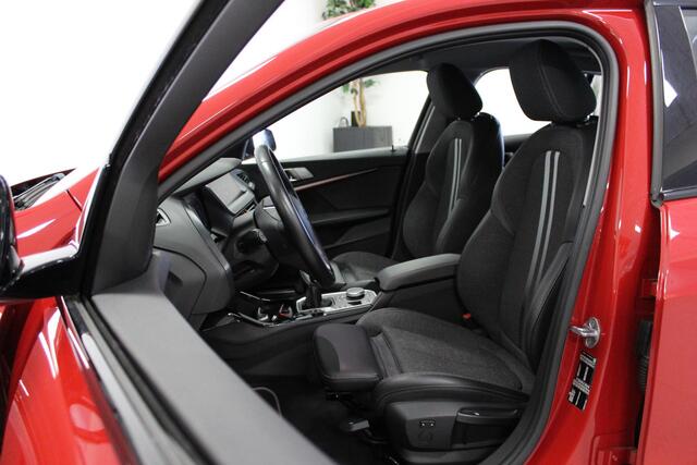 BMW 1-SERIE 116d Executive Edition | NL-AUTO+N.A.P! | NAVIGATIE | 17'LMV | CARPLAY | CLIMA | SFEER | CRUISE | LED |