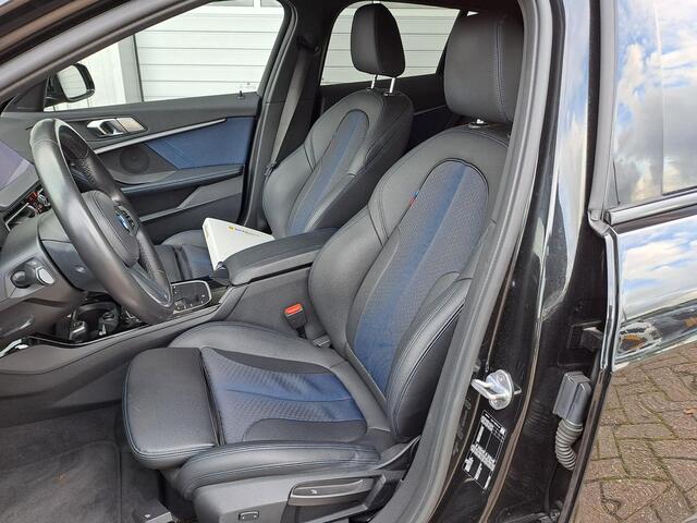 BMW 1-SERIE 118i High Executive, M-sport, LED, Navigatie, Cruise Control, Stoelverwarming,