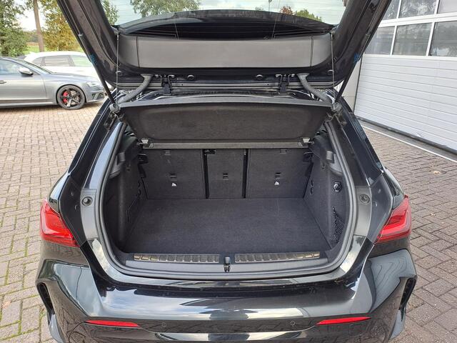 BMW 1-SERIE 118i High Executive, M-sport, LED, Navigatie, Cruise Control, Stoelverwarming,