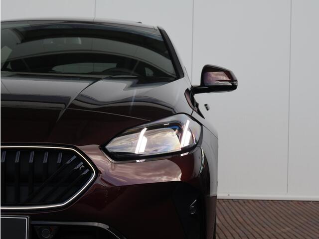 BMW 1-SERIE 120 M Sportpakket Pro/ Innovation Pack/ Stuurwielrand verwarmd/ Comfort Access/ Panoramadak/ Sportstoelen/ Harman-Kardon/ Driving Assistant Plus